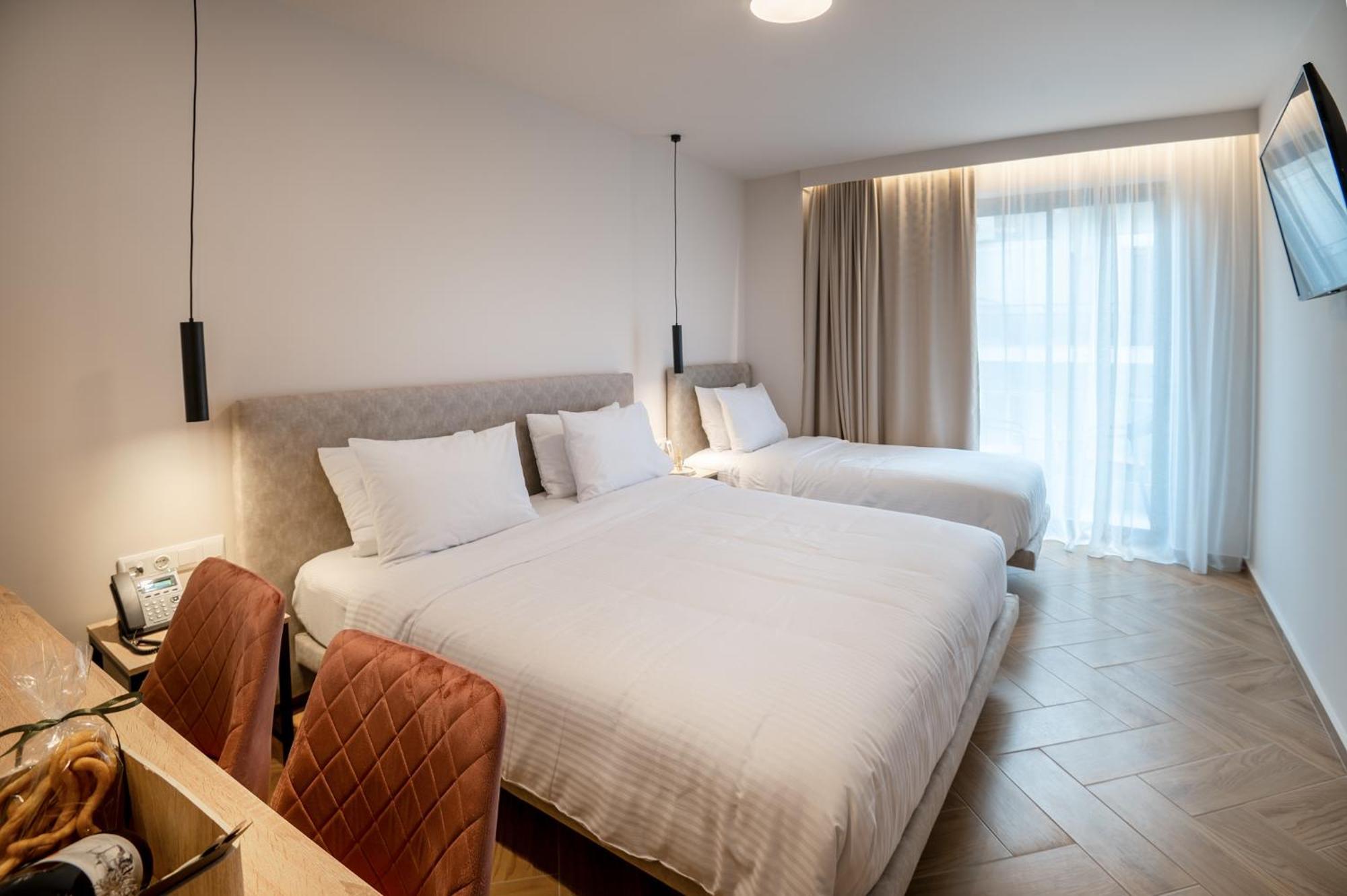 Ira - Ηρα Hotel Каламата Экстерьер фото