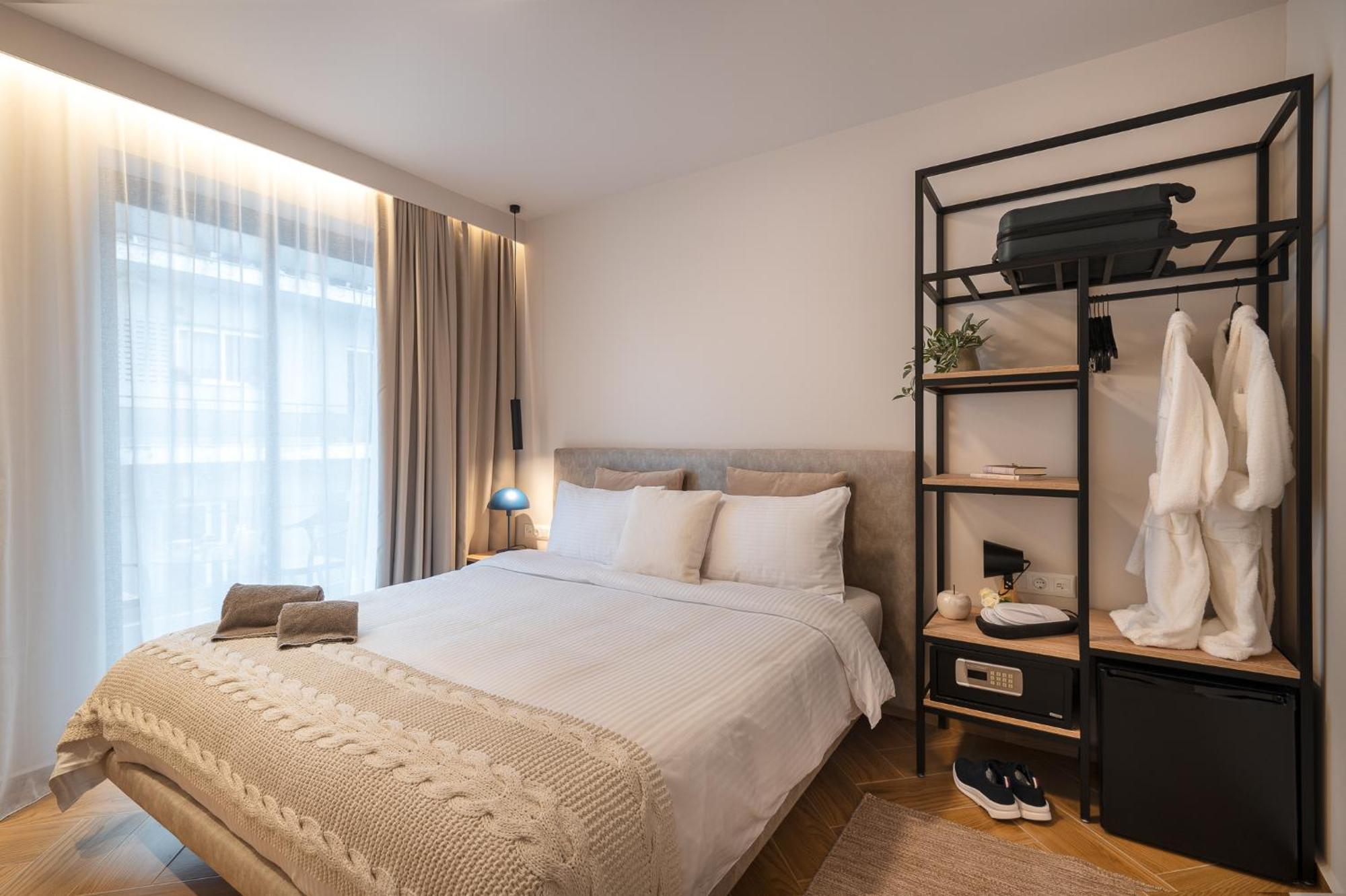 Ira - Ηρα Hotel Каламата Экстерьер фото