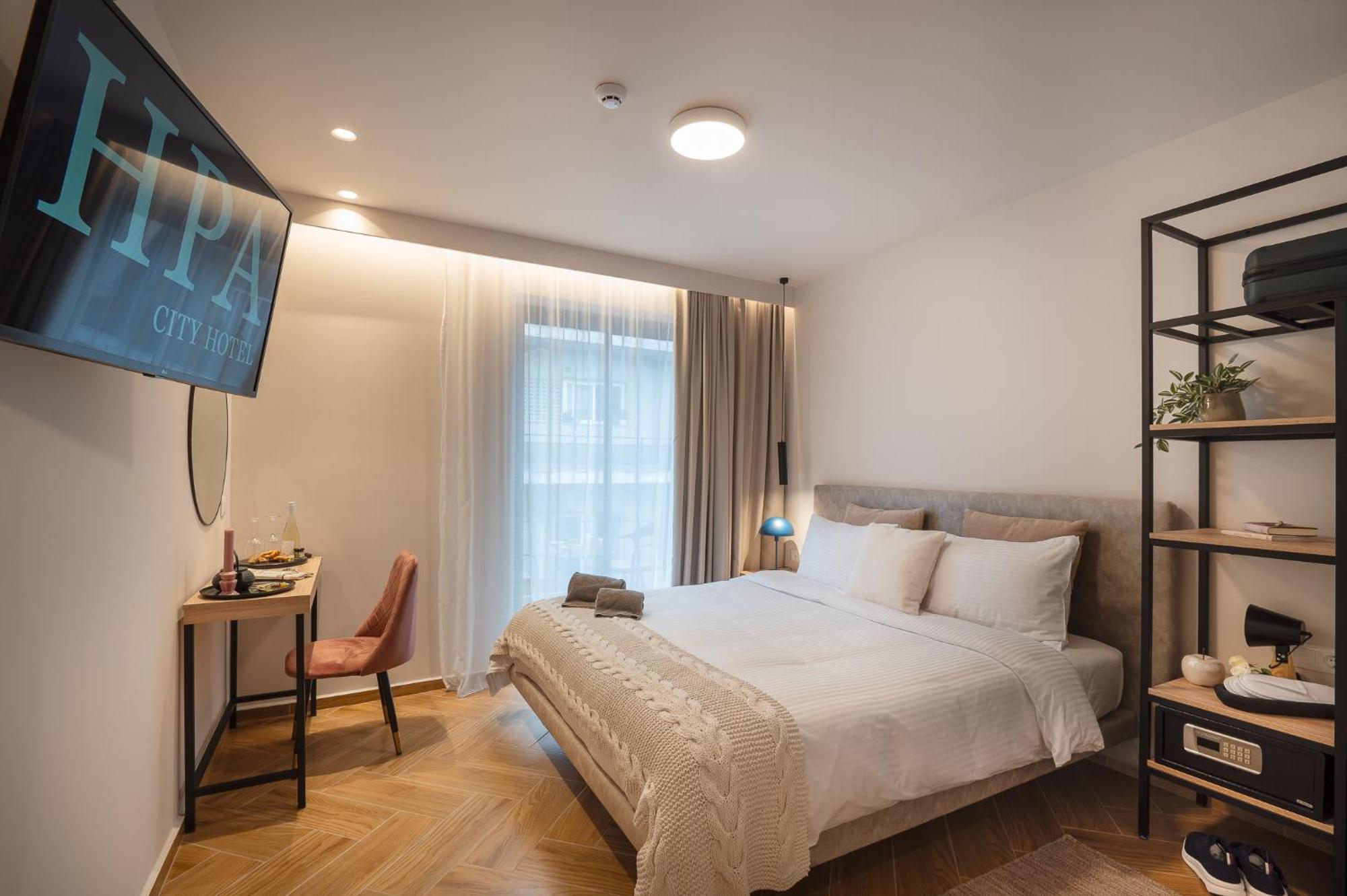 Ira - Ηρα Hotel Каламата Экстерьер фото