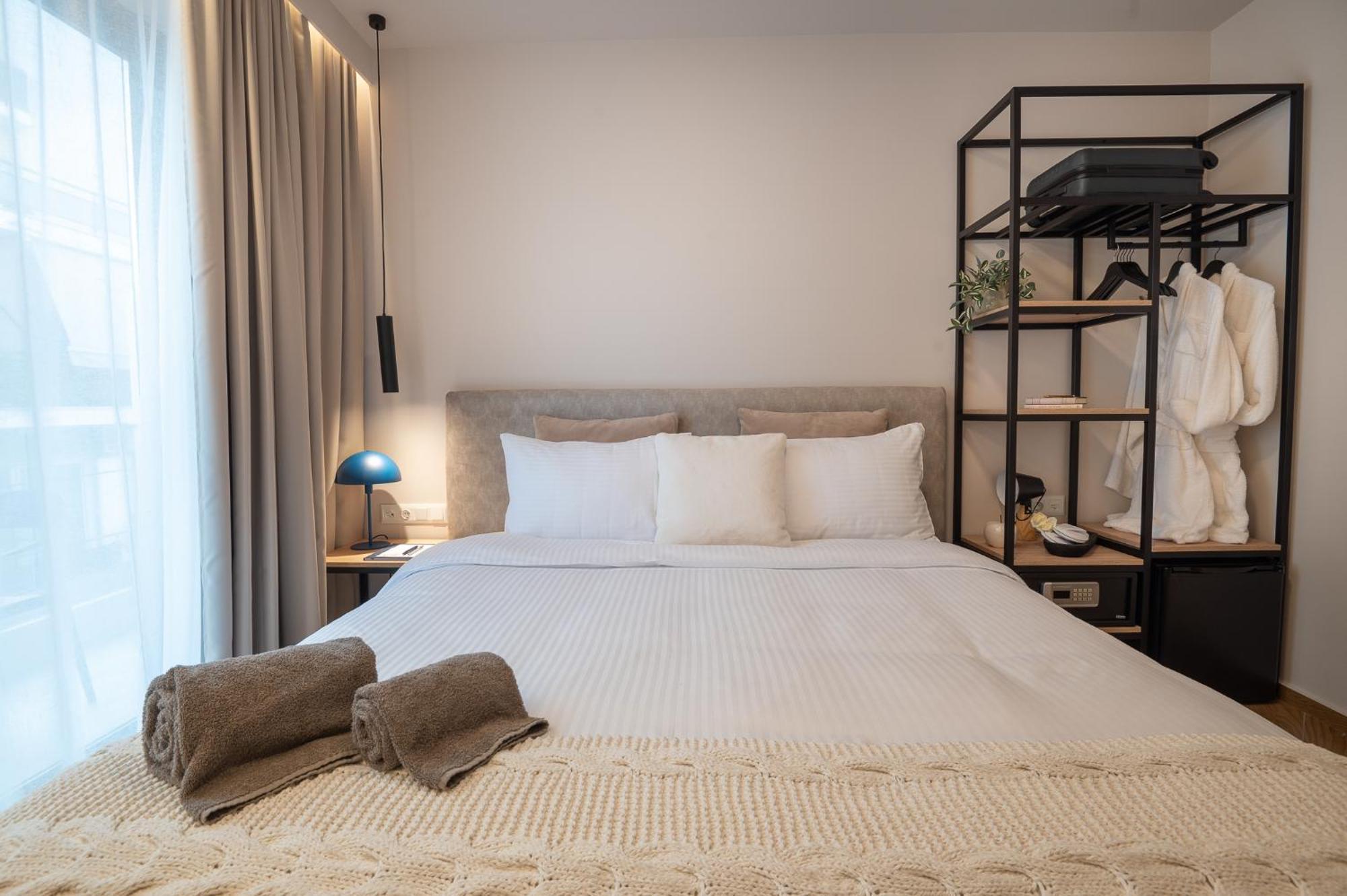 Ira - Ηρα Hotel Каламата Экстерьер фото